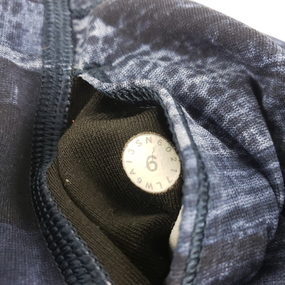 Lululemon Pants Women's 6 Blue‎ Geometric Wunder Under Cropped Leggings W6AI3S - Picture 3 of 9